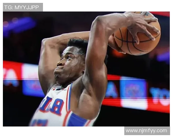 马克西连环撤步戏耍防守稳稳命中三分展现关键时刻超强进攻技巧