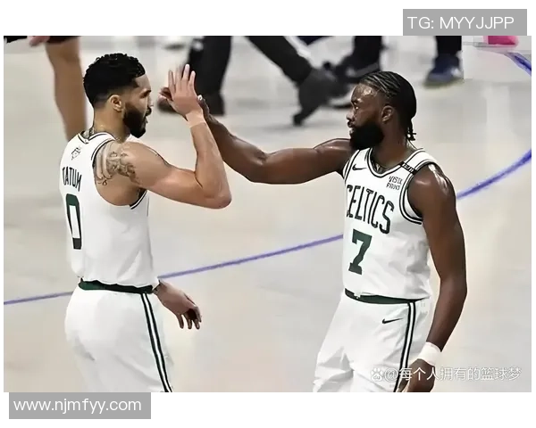 替补奇兵阿杰伊米切尔爆发砍下生涯新高关键时刻抛投命中带队逆转